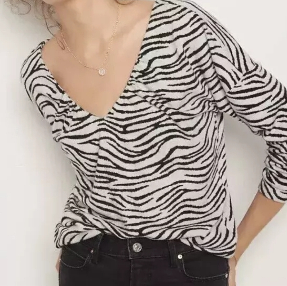 Maeve Anthropologie Taylor Double V Pullover